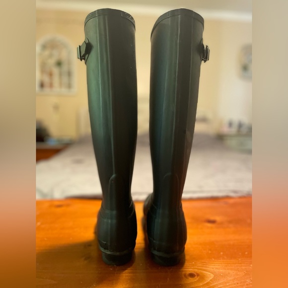 Great Classic! Hunter Black Matte Tall Rain Bots, size 8 - Picture 4 of 9